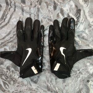 Black and White Sports Gloves